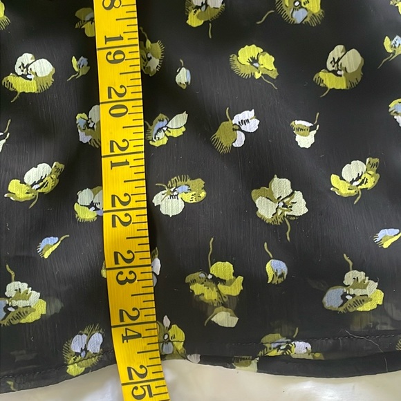 Banana Republic Long Sleeved Black Floral Chiffon Blouse, Size L - Picture 13 of 13